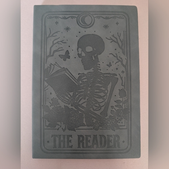 Gothic Skeleton "The Reader" Softback Notebook Journal NWT - Picture 6 of 8